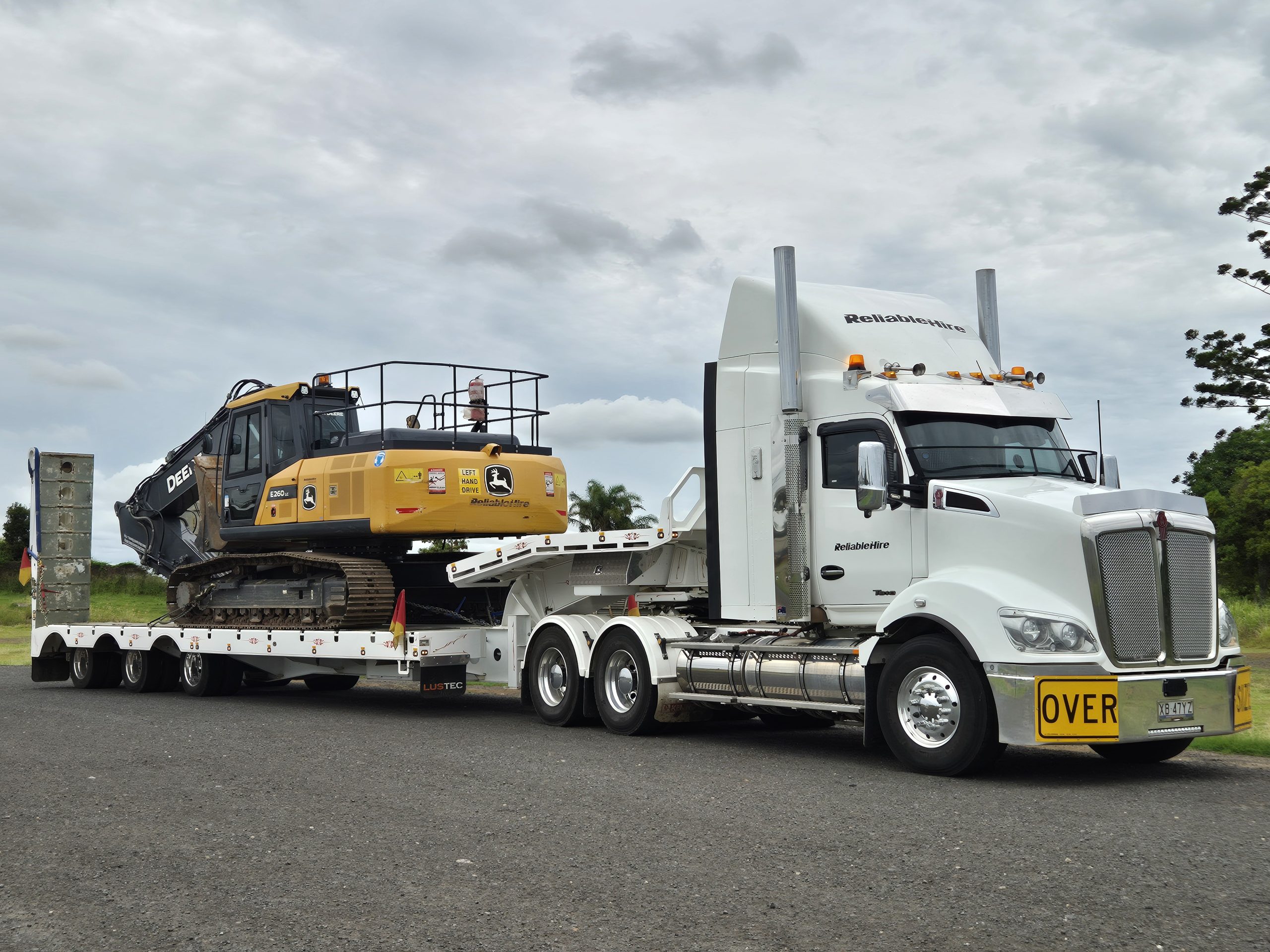 excavator hire rockhampton